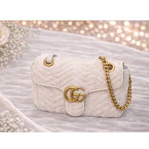 Cream Shoulder Bag with Gold Chain